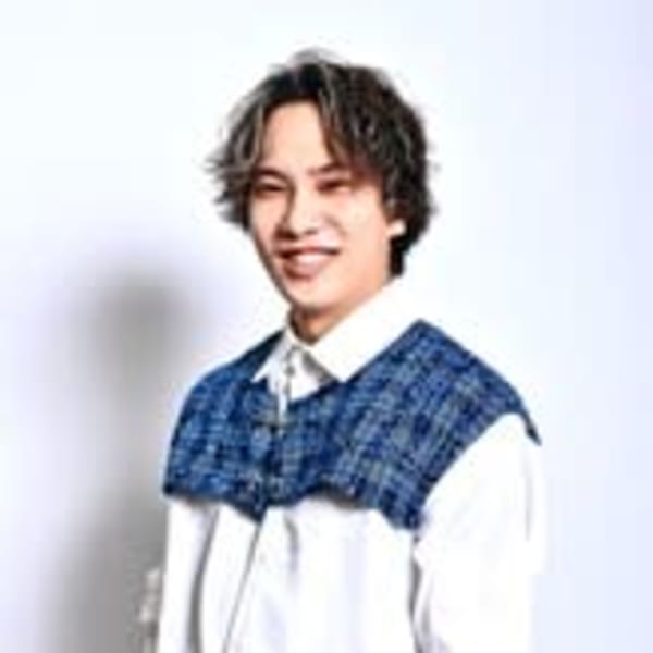 EAST by ergo川崎東口 髪質改善/ショート/ブリーチカラー【イーストバイエルゴカワサキヒガシグチ カミシツカイゼン ショート ブリーチカラー】のスタッフ紹介。鈴木 勝登