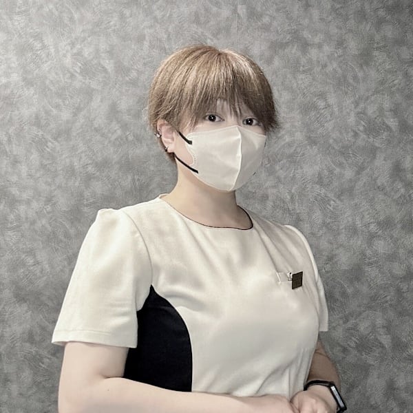 ドライヘッドスパ専門店gugu【ドライヘッドスパセンモンテングーグー】のスタッフ紹介。ニカ