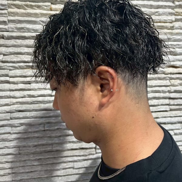 濡れ感ツイスト風パーマ×フェード