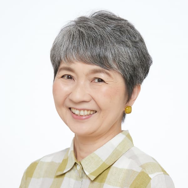 50代・60代に人気◎白髪を活かしたショート