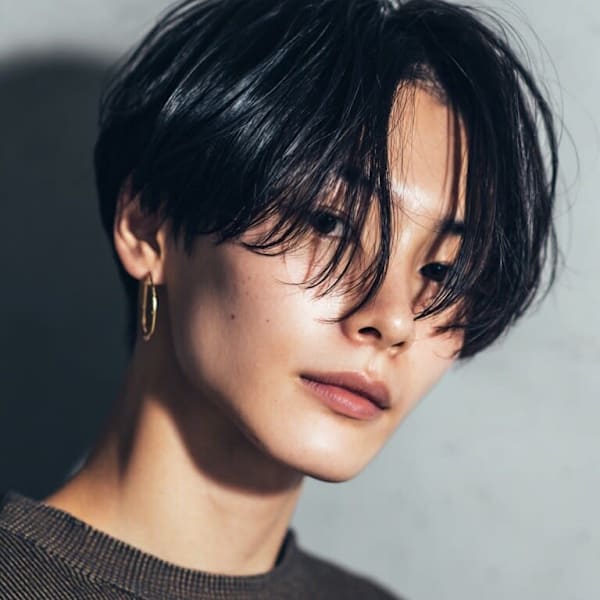 【センターパート×タイトストレート】知的×色気の二面性