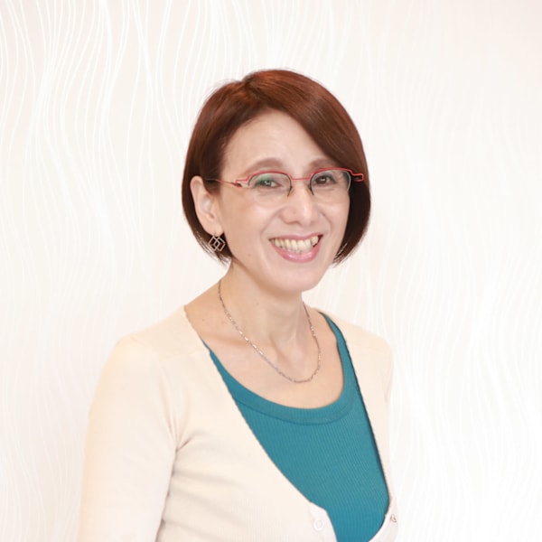 amu【アミュー】のスタッフ紹介。都築 始子