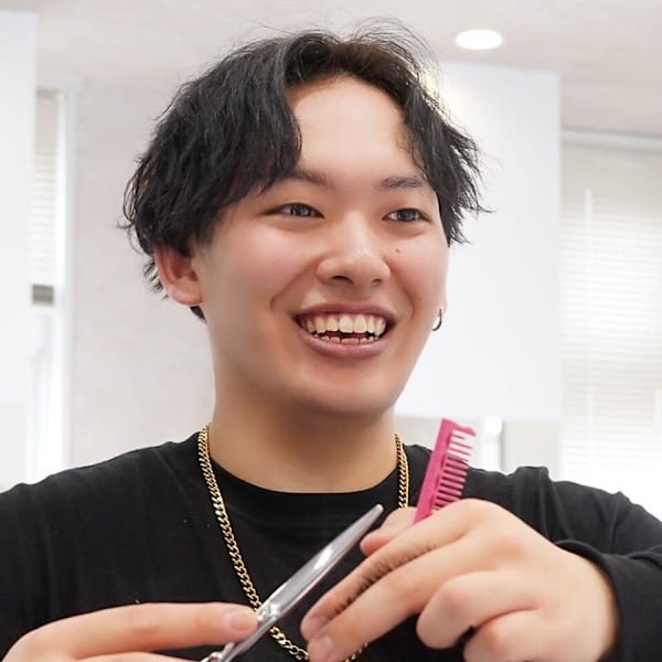 men's salon L-MARK 京都河原町【メンズサロンエルマーク キョウトカワラマチ】【メンズサロンエルマーク キョウトカワラマチ】のスタッフ紹介。草野 零音