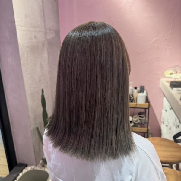 グレージュハイライトカラーと切りっぱなし|LAID BACK