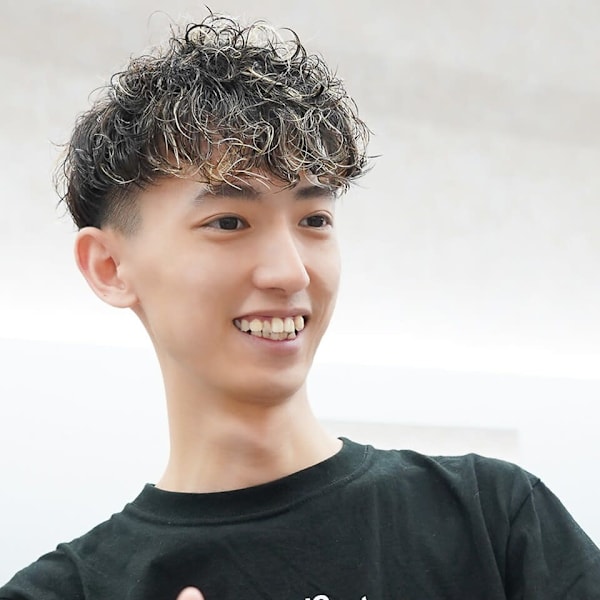 men's salon L-MARK 天王寺 メンズパーマ【メンズサロンエルマーク テンノウジ】【メンズサロンエルマーク テンノウジ】のスタッフ紹介。中西 直生