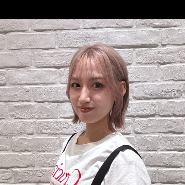 La reine by HASE【ラ レーヌ バイ ハセ】のスタッフ紹介。岩本 愛惟