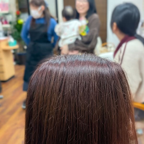 冬の訪れを彩る、スピネルカラーの魔法。|リリー美容室