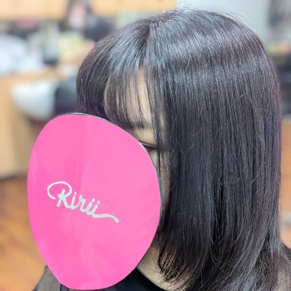 秋めく深みカラー、レイヤー×ルビーガーネットで魅せる大人の艶|リリー美容室