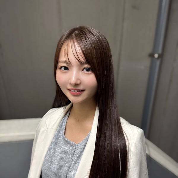 綺麗な艶髪スタイル　美髪ロングレイヤー　縮毛矯正