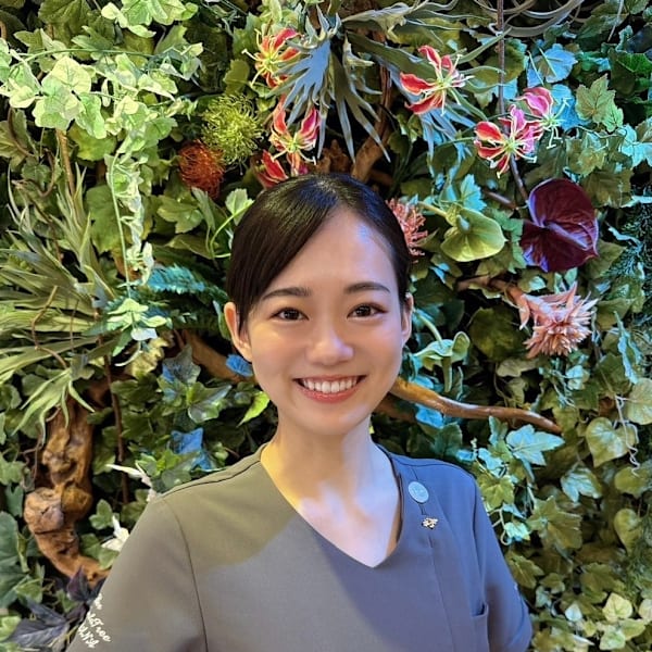 HOROS リバース&エイジング By WorldTree【ホロス】【ホロス】のスタッフ紹介。森 紗奈(美容師ではありませ)