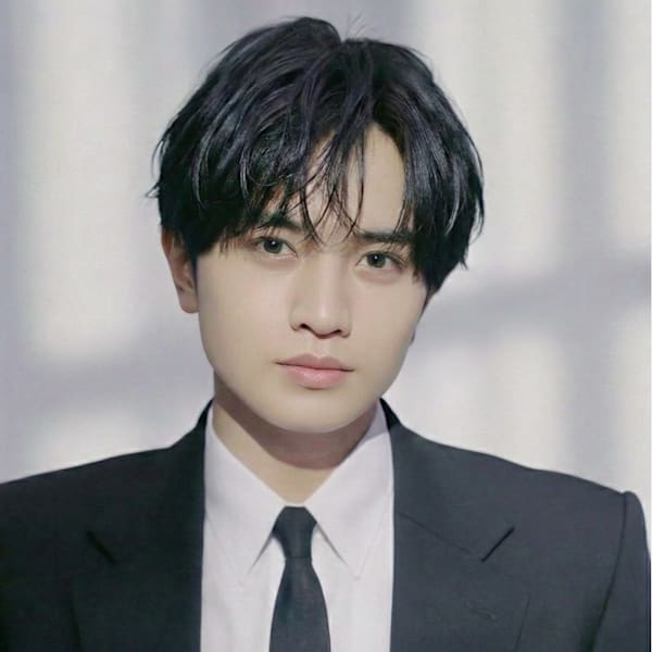 韓国風おろしバングの上品ビジネスヘア