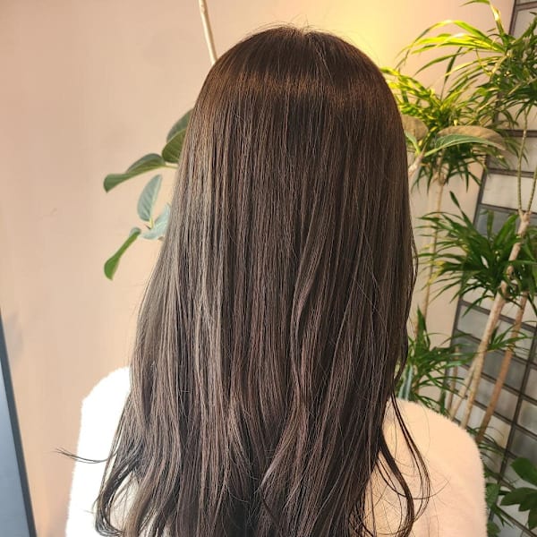 オリーブベージュ