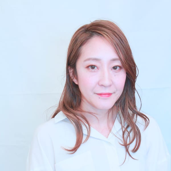 Hair salon Sol【ヘア サロン ソル】のスタッフ紹介。加藤 麻美