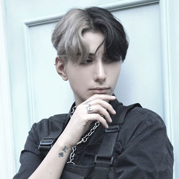 刈り上げセンターパートサーフカールフェザーパーママレットヘア|jiji by WORTH WHILE 【ジジ バイ ワースホワイル】