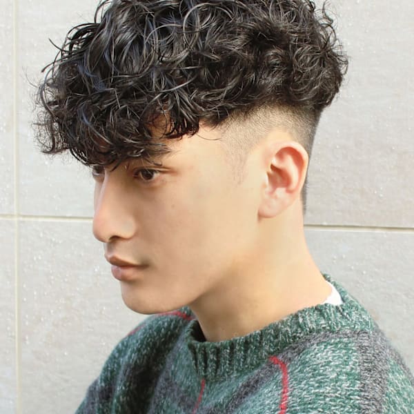 刈り上げセンターパートサーフカールフェザーパーママレットヘア|jiji by WORTH WHILE 【ジジ バイ ワースホワイル】