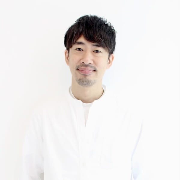髪質改善専門サロンEmuest【カミシツカイゼンセンモンサロンエミュスト】のスタッフ紹介。山本 幸祐