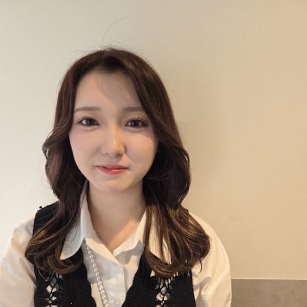 HAIR & MAKE EARTH　志木店【ヘアメイクアースシキテン】のスタッフ紹介。峯崎　響乃