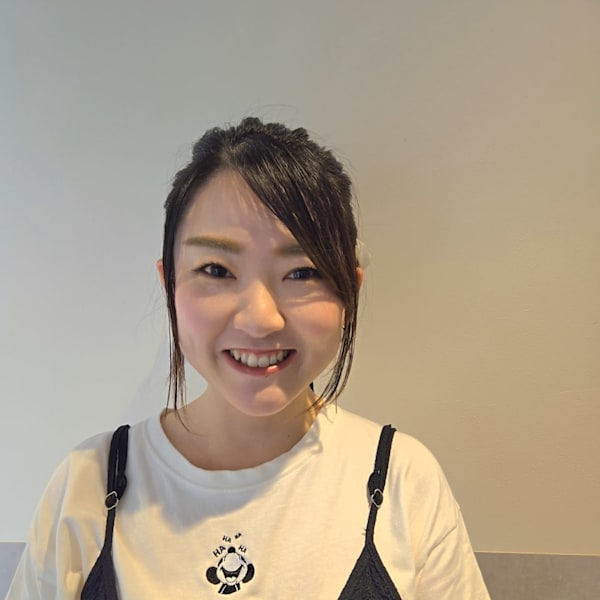 HAIR & MAKE EARTH　志木店【ヘアメイクアースシキテン】のスタッフ紹介。宮田　佳実