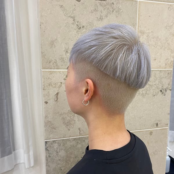 ハイトーンシルバー[小顔に見えるヘア]韓国/上尾