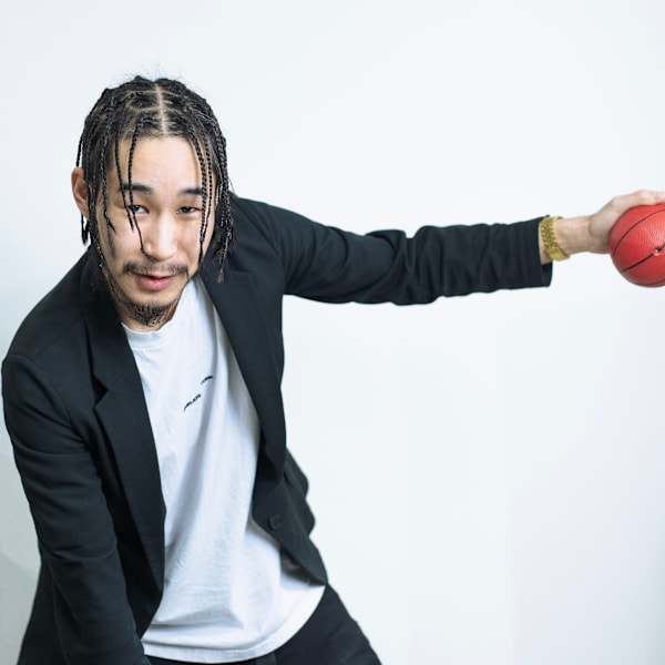 メンズ専門理容室 BroTokyo BARBERSHOP 銀座店【メンズセンモンリヨウシツブロートーキョーバーバーショップギンザテン】のスタッフ紹介。Issei