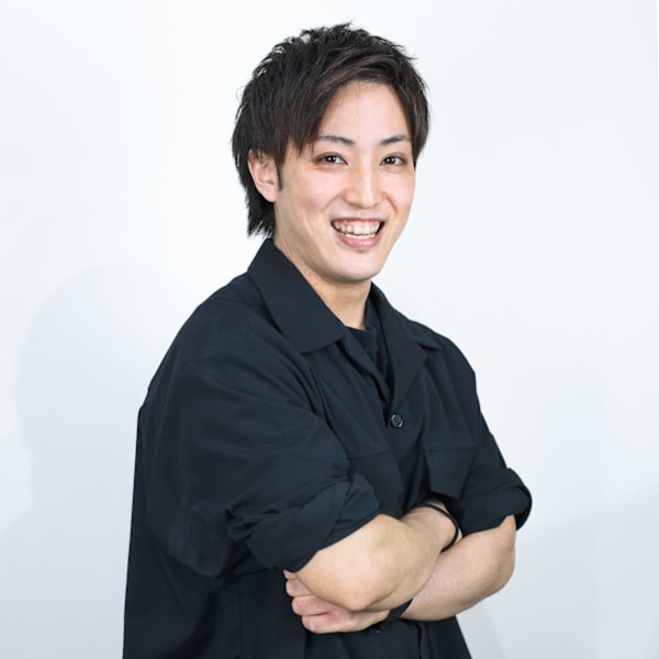 メンズ専門理容室 BroTokyo BARBERSHOP 銀座店【メンズセンモンリヨウシツブロートーキョーバーバーショップギンザテン】のスタッフ紹介。Hiroshi