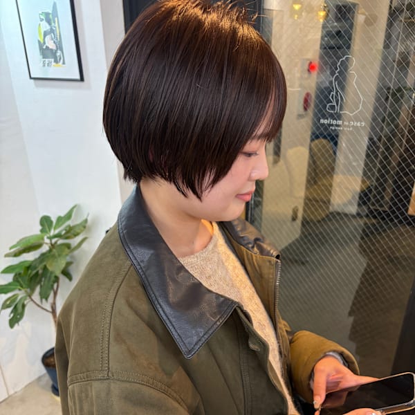 ナチュラルショートボブ　ラベンダーアッシュ