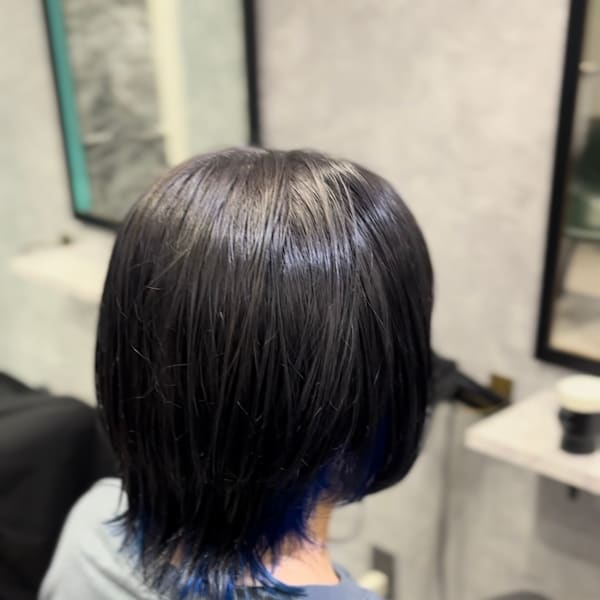 ボブウルフ×インナーカラー×ブルー×グレー