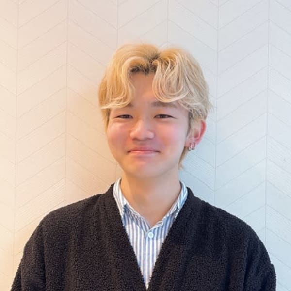 HAIR & MAKE EARTH 市川店【ヘアメイクアース イチカワテン】のスタッフ紹介。三村 海