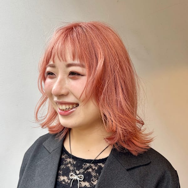 Milial【ミリアル】【ミリアル】のスタッフ紹介。中島 佳奈