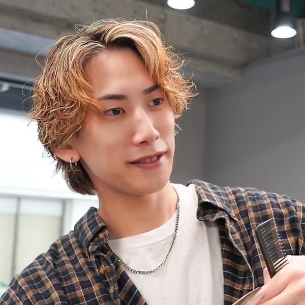 men's salon L-MARK 京橋【メンズサロンエルマーク キョウバシ】【メンズサロンエルマーク キョウバシ】のスタッフ紹介。村上 蓮