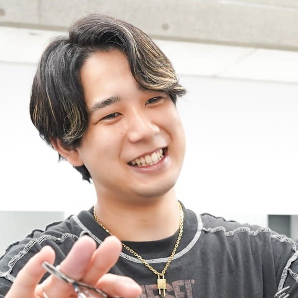 men's salon L-MARK 高槻【メンズサロンエルマーク タカツキ】【メンズサロンエルマーク タカツキ】のスタッフ紹介。吉本 鷹人