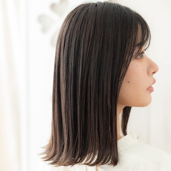 チャコールグレーくびれミディアム小顔クラゲヘアー30代40代