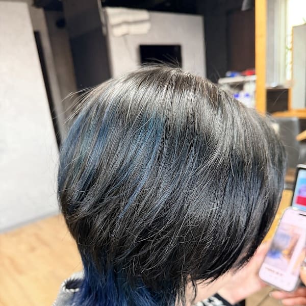 ウルフカット×ブルー