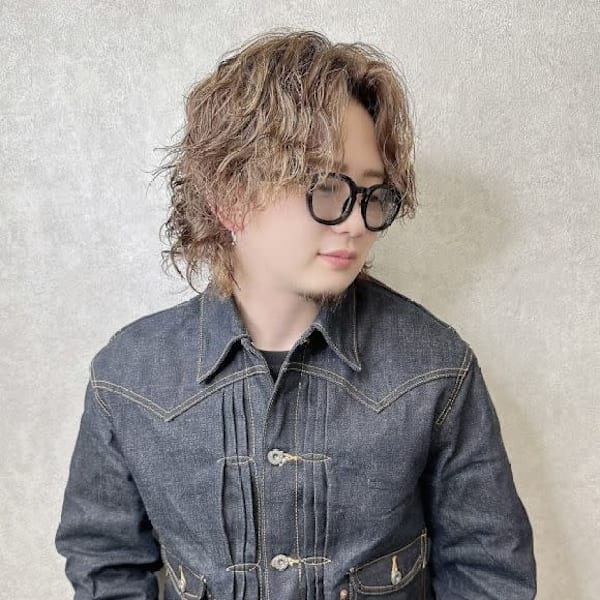 Men’s salon Zina 天神 ［メンズカット/眉毛/韓国/パーマ］【メンズサロンジーナ】【メンズサロン　ジーナ　テンジン　メンズカット　マユゲ　カンコク　パーマ　メンズサロン　ジーナ】のスタッフ紹介。tatsuki