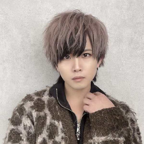 Men’s salon Zina 天神 ［メンズカット/眉毛/韓国/パーマ］【メンズサロンジーナ】【メンズサロン　ジーナ　テンジン　メンズカット　マユゲ　カンコク　パーマ　メンズサロン　ジーナ】のスタッフ紹介。RAIKI