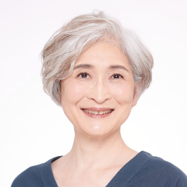 60代グレイヘアの方に◎骨格補正ショート