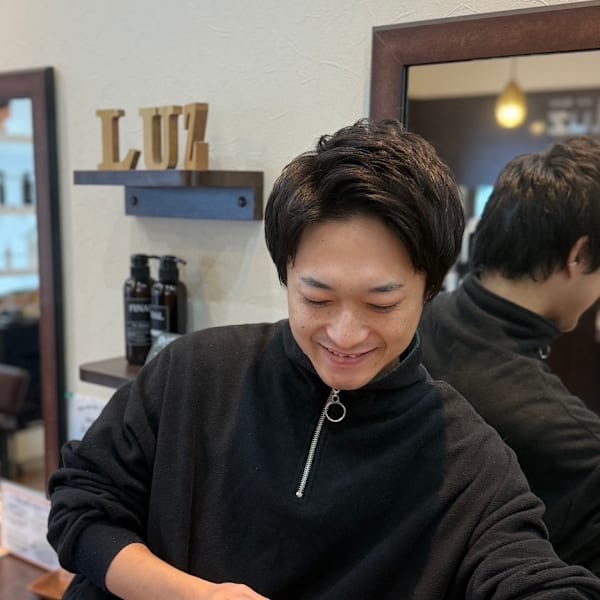 hair doctor Luz恵み野店【ヘアドクタールース メグミノテン】のスタッフ紹介。今野 拓也 髪質改善師