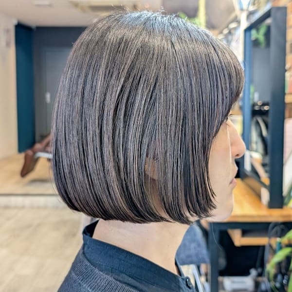 大人の上品ツヤ感ミニボブ|MANOHARU
