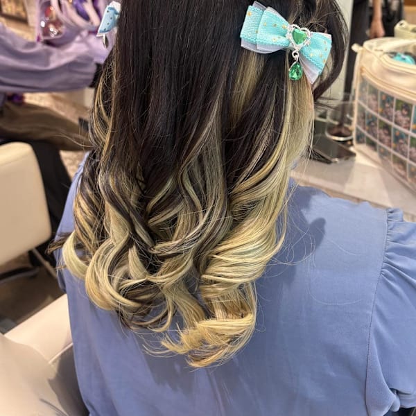 推し活にピッタリ☆編み込みハーフツインスタイル