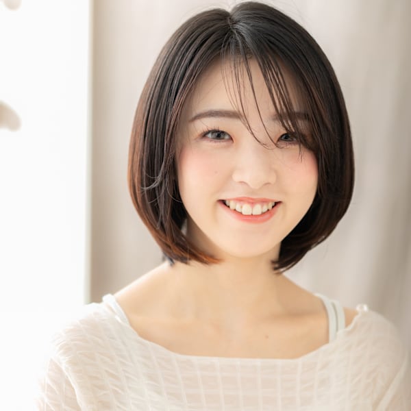 チャコールグレー大人美人伸ばしかけ黒髪丸みボブ30代40代