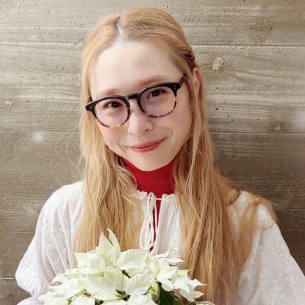 hair+resort lagoon【ヘアリゾートラグーン】のスタッフ紹介。荻野　美紀