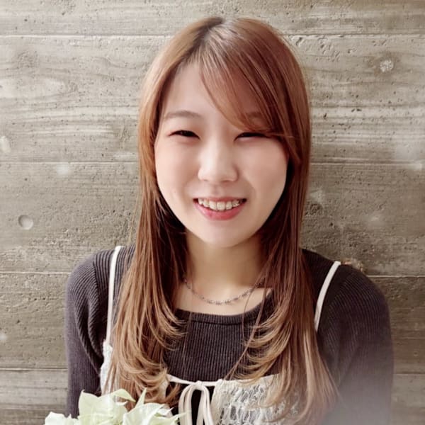 hair+resort lagoon【ヘアリゾートラグーン】のスタッフ紹介。久保田　結