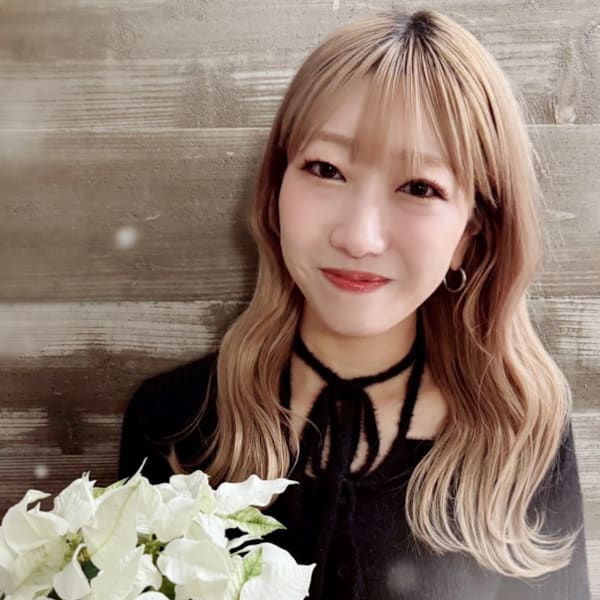 hair+resort lagoon【ヘアリゾートラグーン】のスタッフ紹介。阿部　春菜