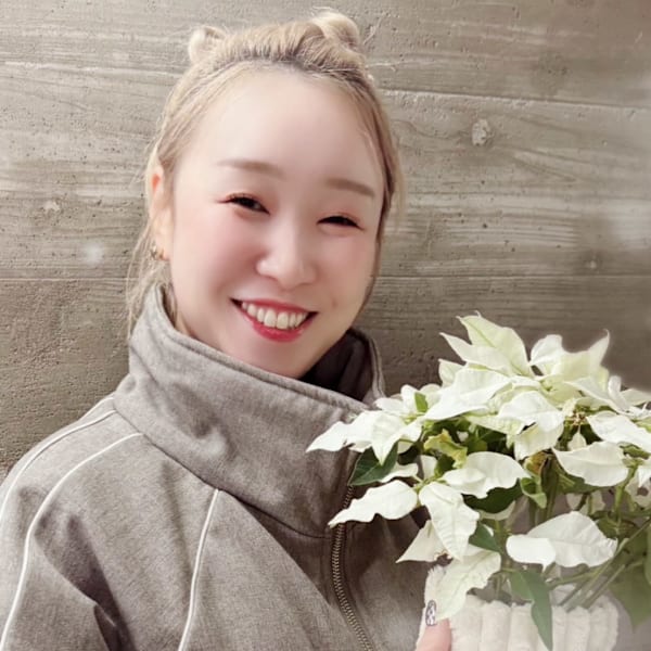 hair+resort valentine【ヘアリゾートバレンタイン】のスタッフ紹介。長浜　里香