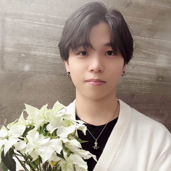 hair+resort valentine【ヘアリゾートバレンタイン】のスタッフ紹介。榎戸　怜真