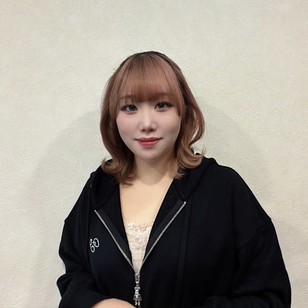 Lusso libera 池袋店【ルッソリベラ イケブクロテン】のスタッフ紹介。あずみ