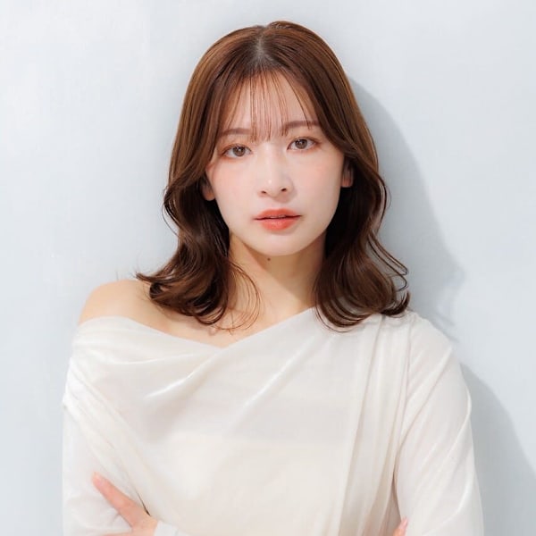 前髪シースルー、くびれレイヤースタイル|Cloe 仙台