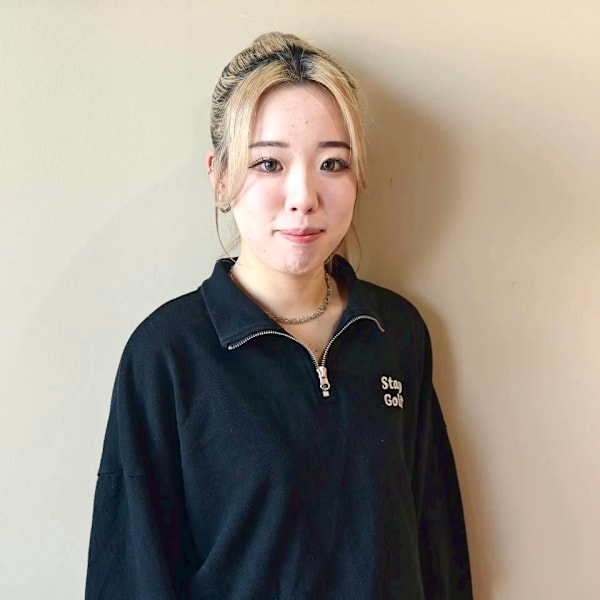 hair＆make sofa 泉中央店【ヘアーアンドメイクソファーイズミチュウオウテン】のスタッフ紹介。Rena