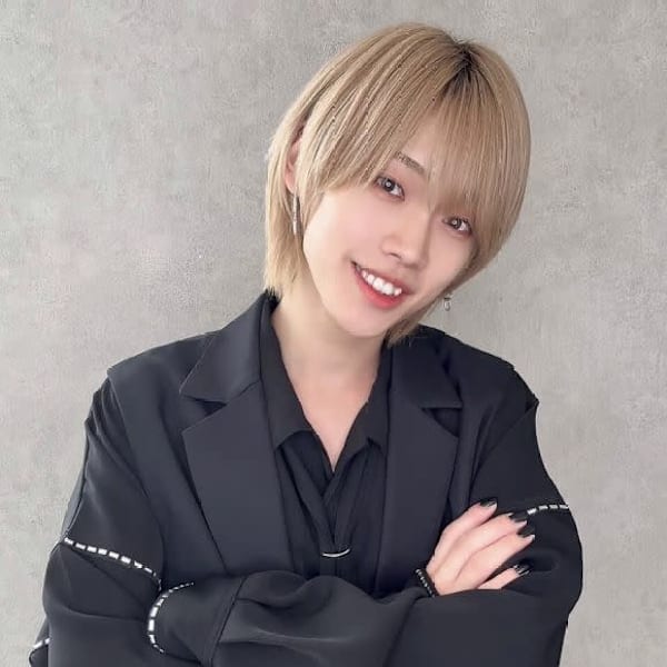 Men’s salon Zina 天神 ［メンズカット/眉毛/韓国/パーマ］【メンズサロンジーナ】【メンズサロン　ジーナ　テンジン　メンズカット　マユゲ　カンコク　パーマ　メンズサロン　ジーナ】のスタッフ紹介。田端 麗治