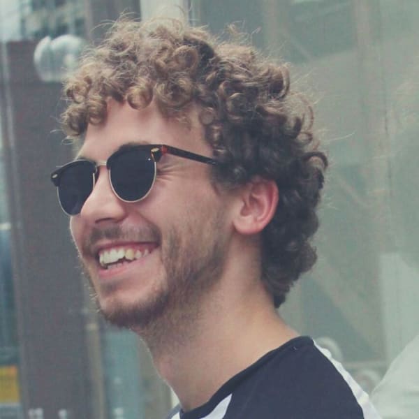 刈り上げセンターパートサーフカール波巻きツイストスパイラル|jiji by WORTH WHILE 【ジジ バイ ワースホワイル】